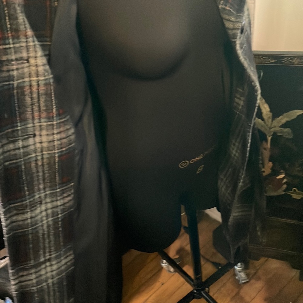 Coat - Picture 4 of 4
